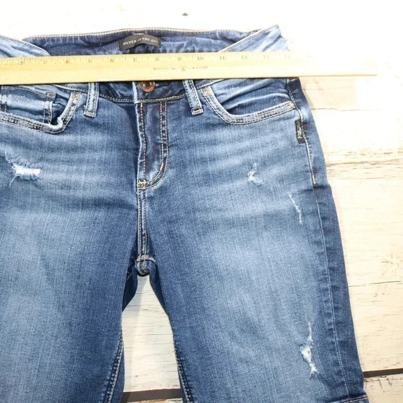 Silver Jeans Shorts, denim, distressed size large - Picture 5 of 8